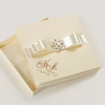 Box Ivory Brouch Monogram